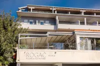 Rogač 客房 & 餐廳 - 露台