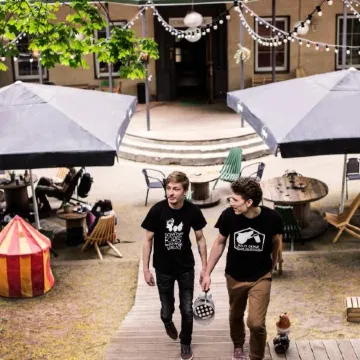 Downtown Forest Hostel & Camping