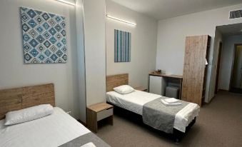 Port Inn Hotel