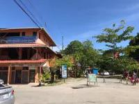 Hotel Cahuita 까위따 호텔