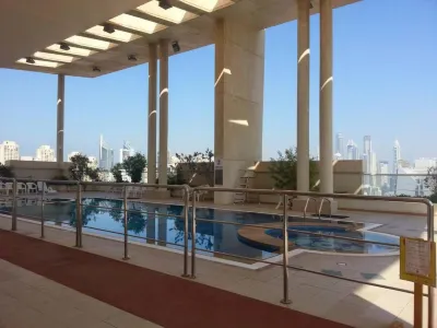 White Sage - Lakefront Apartment Amidst Parks with Lake Access Hotels in Dubai