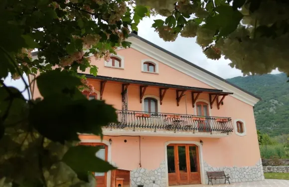 諾納裏家庭旅館