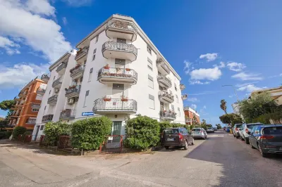 Waterfront Apartment - Terracina Hotel in zona Sombrero Beach Terracina