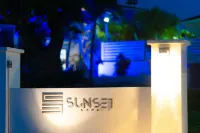 Sunset Lane Apartment Hotel - Homestays
