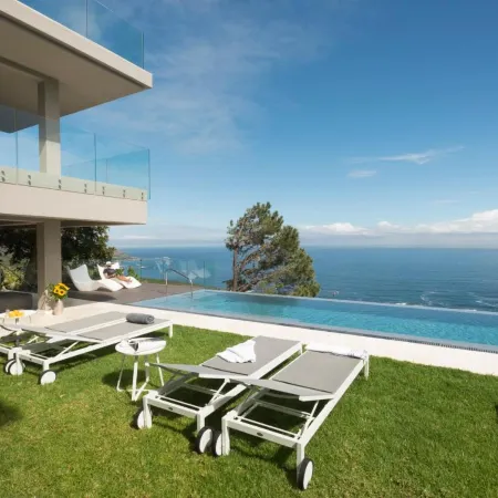 CB-One Luxury Stay