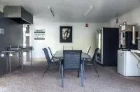 Bay of Palms Hotels in Tugun