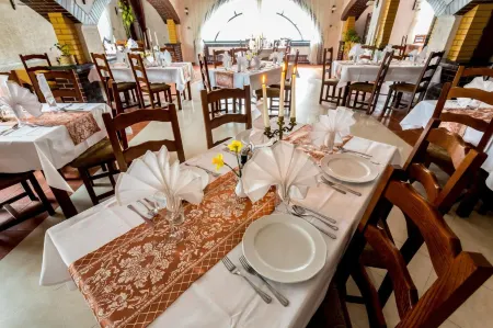 Kompleks Hotelowy Logos Отели рядом с достопримечательностью «Augustow Canal»