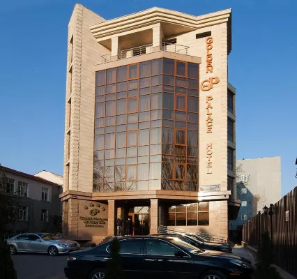 Golden Palace Hotel - ที่มีบาร์