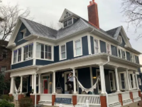 Birmingham Tree House Hotels in 