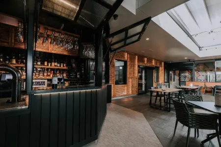 Sydney Junction Hotel Отели в г. Гамильтон