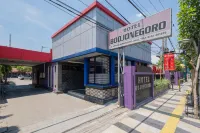 RedDoorz Near Bojonegoro Train Station - Bãi đậu xe