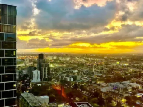 Highrise view 1king1Queen 2baths Hotels in 