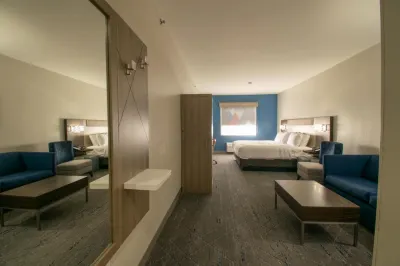 Holiday Inn Express & Suites Sulphur Springs