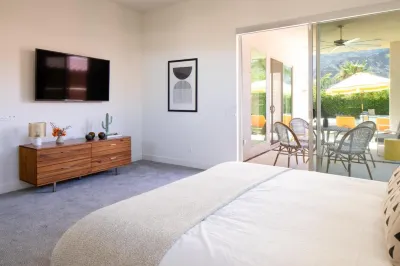 Marilyn by Avantstay Mins to Old Town la Qunita! Hotels near Vons