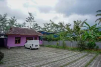 RedDoorz Near Lokawisata Baturaden