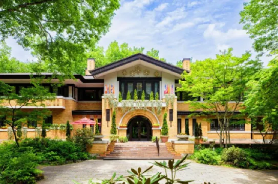 Hotel la Neige Higashikan