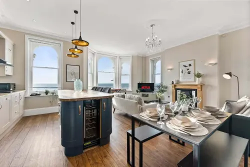 Seafront Duplex Worthing Beach - Sea Views 8 Guests - 4 étoiles