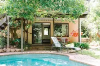 Mackaya Bella Guest House - Pool