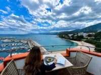 BUE Marino Hotel & Rooftop Bar - Baarit