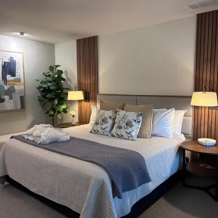 Discovery Inn