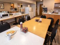 Keystone Motor Inn, a Travelodge by Wyndham Hotels in Brandon