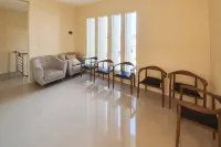 Jatiwangi Syariah Guest House Mitra RedDoorz Hotels near Situ Cipadung