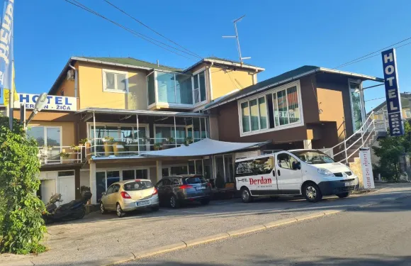 迪赫爾丹酒店
