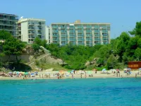 Rentalmar Gavina d'Or Apartamentos Hotels near Cala de les Sirenes