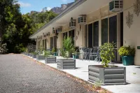Gariwerd Motel - Mountain view