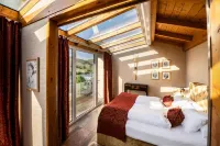 Hotel Weisser Bär فنادق في مولهايم