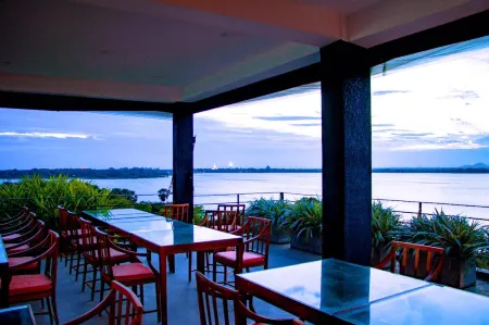 The Lake Forest Hotel Отели рядом с достопримечательностью «Анурадхапура»