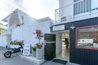 Surf Inn Boutique Backpackers - Free Breakfast