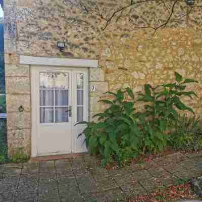 Les Tamaris Hotel Exterior