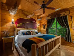Dreamy Cabin & Outdoor Oasis! Mins to Nat'l Park!