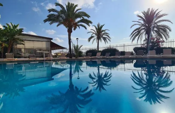 Llobet 伊比薩公寓