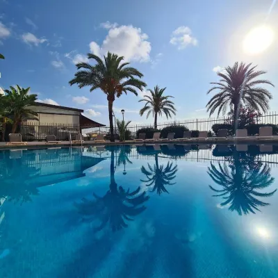 羅貝公寓 伊維薩住宿飯店