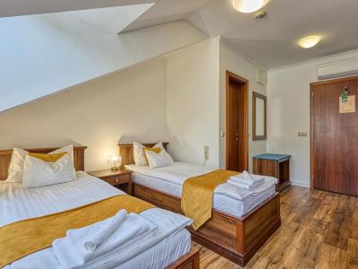 Bassiana Hotel és Étterem
