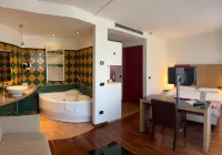 Cascina Scova Resort Hotels in San Genesio ed Uniti