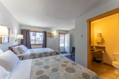Canoe On Inn Hotels in Ely