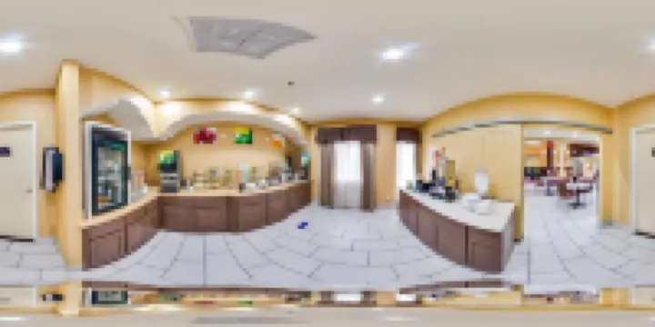 Quality Inn & Suites Airport North - Stone Oak