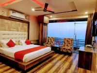 King Castle Mcleodganj-Centrally Heated and Air Cooled- Near Mall Road - Free Parking - balcony