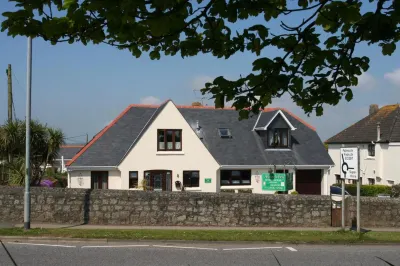 Mandeley Guest House Hotels near Flambards Theme Park