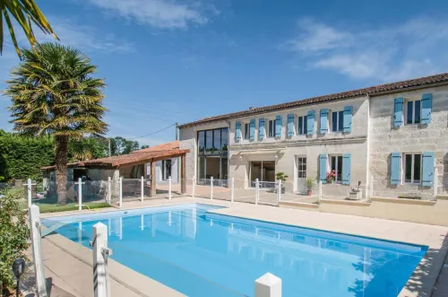 Les Cuves - Saintes - 4-Star