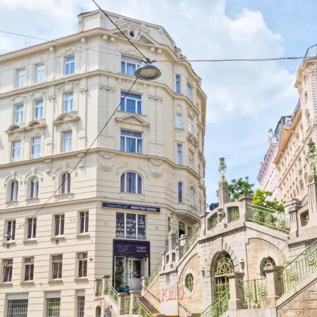 Pension Mozart - Vienna Center, Self Check-in Отели рядом с достопримечательностью «Рынок Нашмаркт»