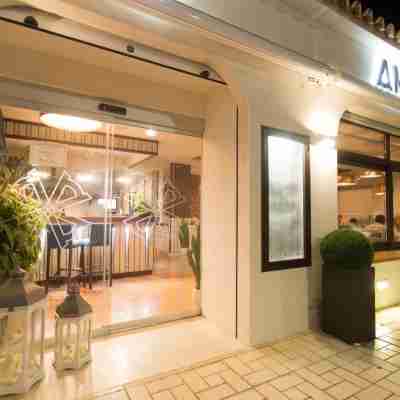 塔裡克飯店 Hotel Exterior