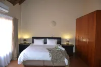 Thabaledi Game Lodge - Mountain view
