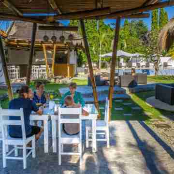 Liquid Dive Resort Hotel Exterior