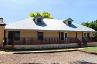 Richmond Coachmans Rest Hotels near Richmond Gaol