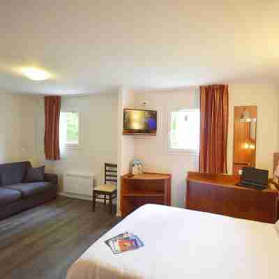 Brit Hotel Reims La Pompelle Rooms