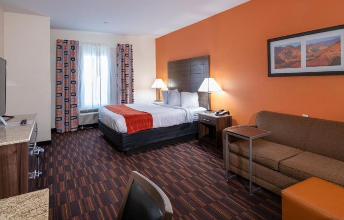 Home Away Kitchen Suites Enid